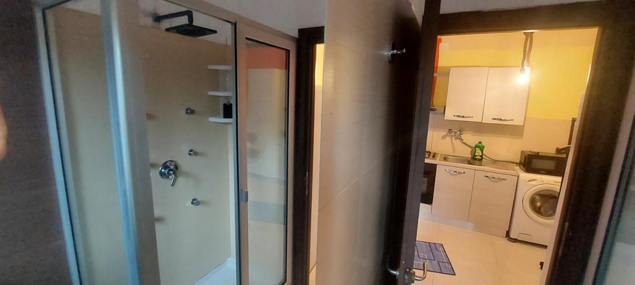 Stanza In Villa Con Giardino Con Box Doccia Idromassaggio Rent A Car Aci Bonaccorsi Dış mekan fotoğraf