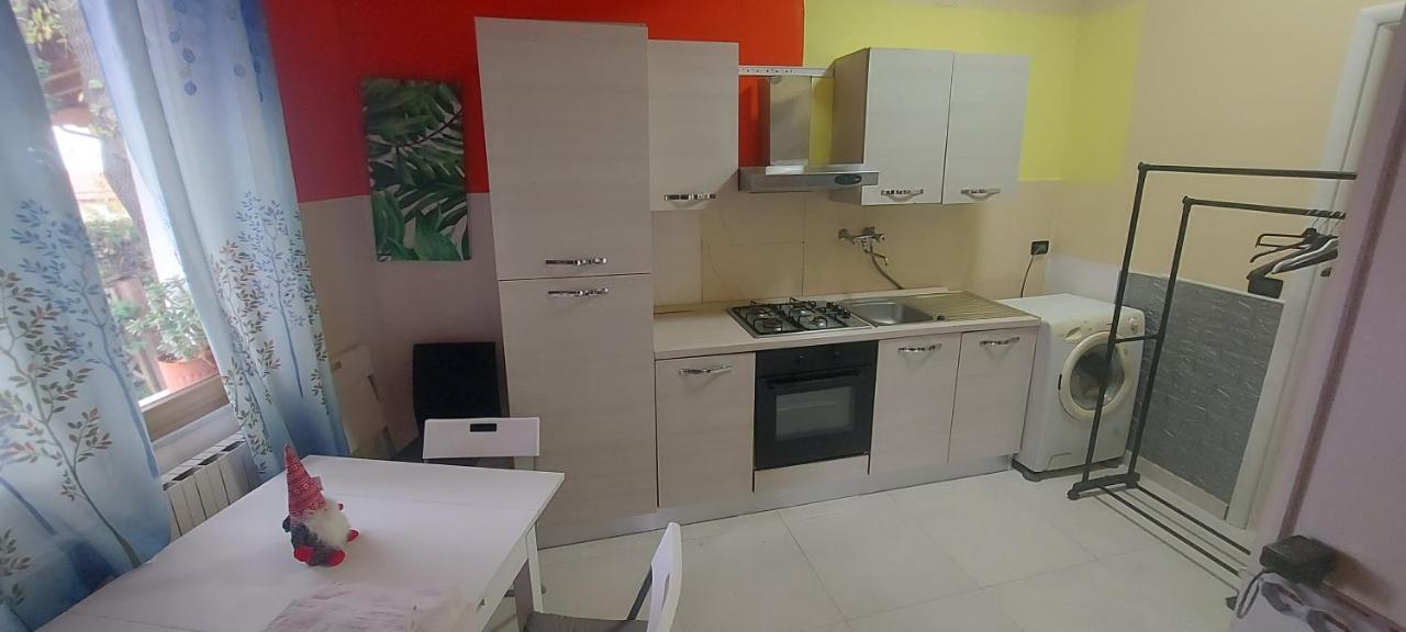 Stanza In Villa Con Giardino Con Box Doccia Idromassaggio Rent A Car Aci Bonaccorsi Dış mekan fotoğraf